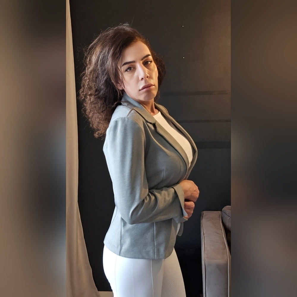 Suzy Shier Short 1-Button Blazer